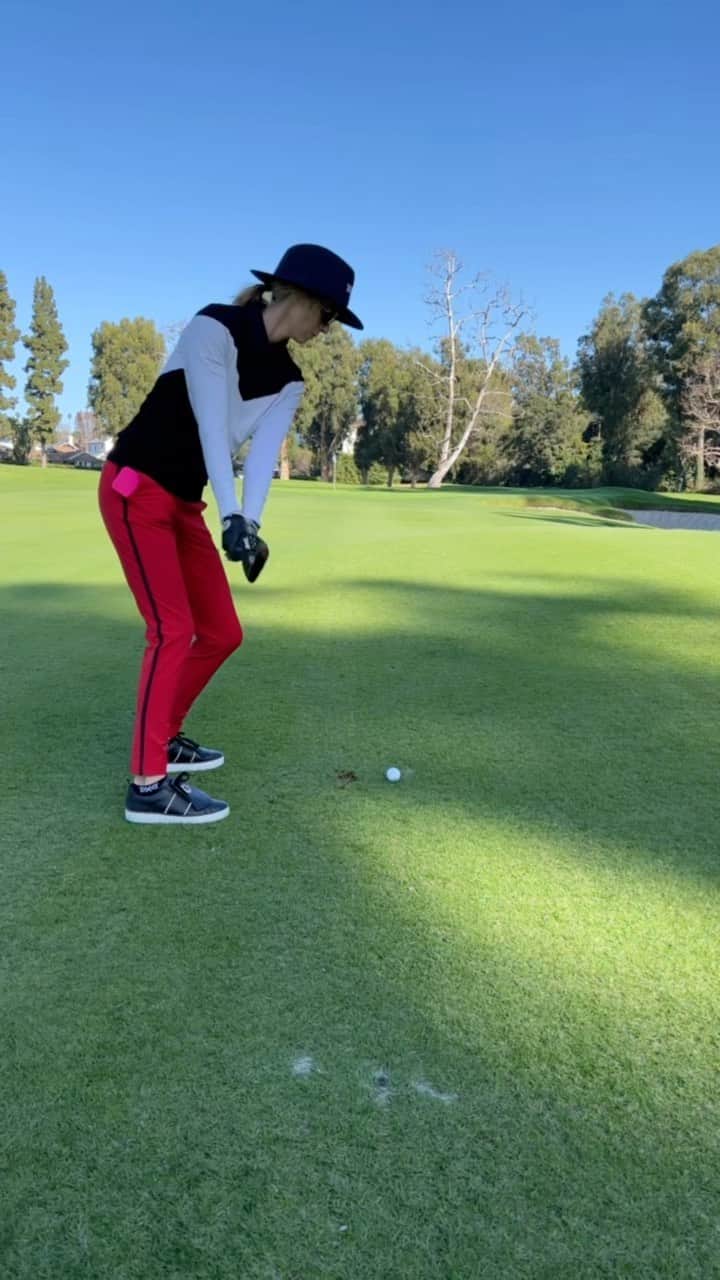 アンナ・ローソンのインスタグラム：「💎TIP💎 when you have a funky lie - take an extra club, stay still and swing smooth 💁‍♀️ #pxgapparel #pxgtroops」