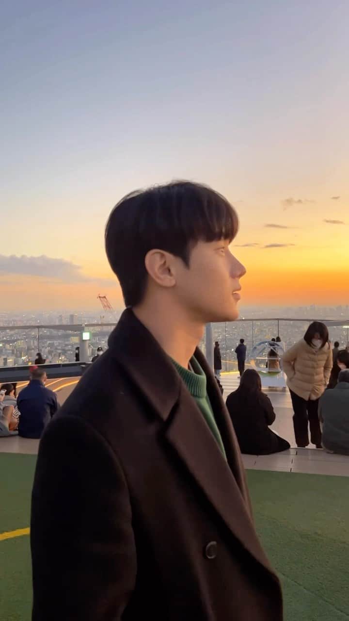 Lee Si-gangのインスタグラム：「새해복많이받으세요🌈  (日本で新しくできた展望台)🌈」