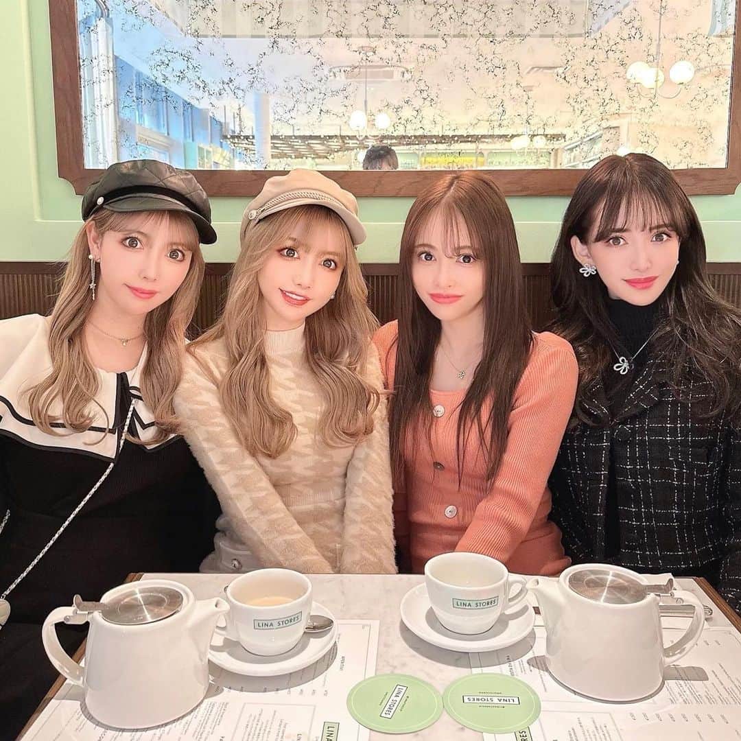 吉川ちえのインスタグラム：「昨日は美女とランチ会🥹❤️ 双子とりりちゃん＆ありさちゃん🎀 めっちゃ喋り倒したw🤣💓 綺麗なのに面白いとか最高ですやん✌️ また早く集まりたい😗🫶❤️ . #ランチ #ランチ会 #女子会」