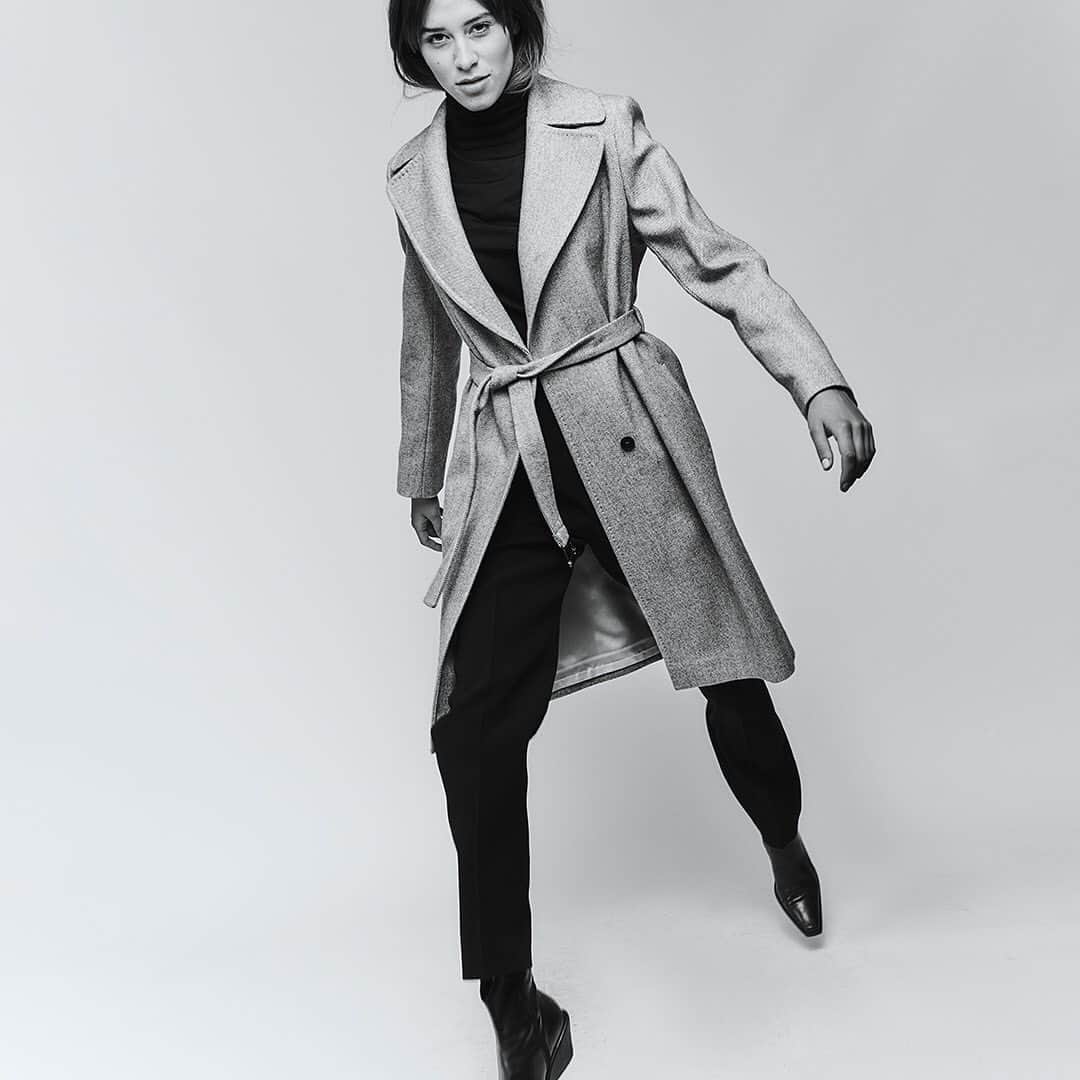 ストラネスのインスタグラム：「#strenesse #fashion #coat #monochrome」