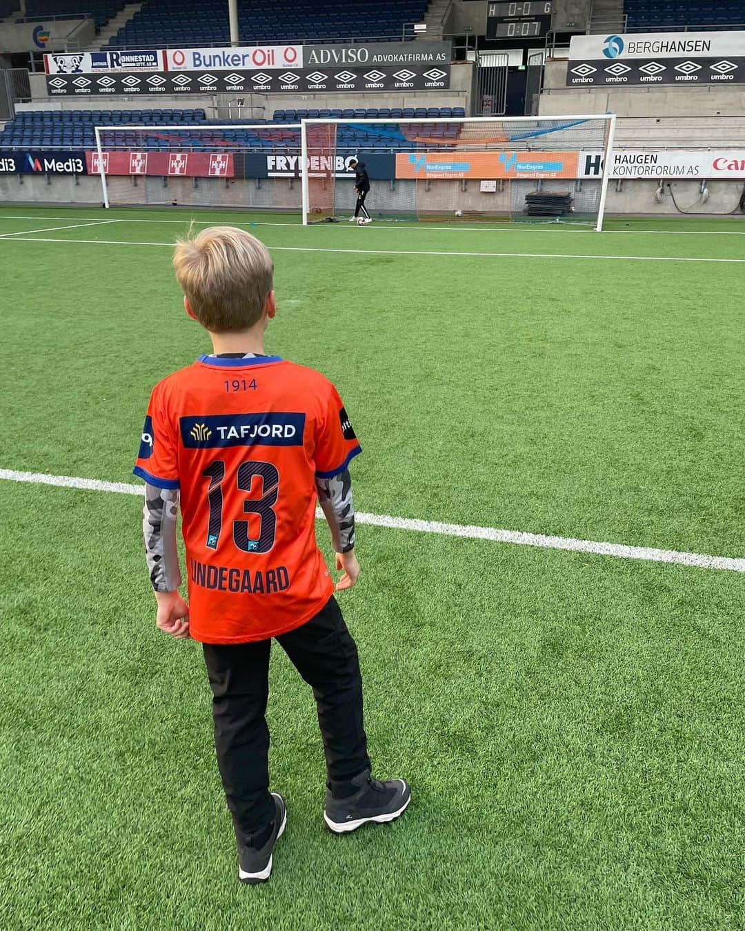 アンデルス・リンデゴーさんのインスタグラム写真 - (アンデルス・リンデゴーInstagram)「Second home🧡💙」1月21日 2時32分 - anders.lindegaard