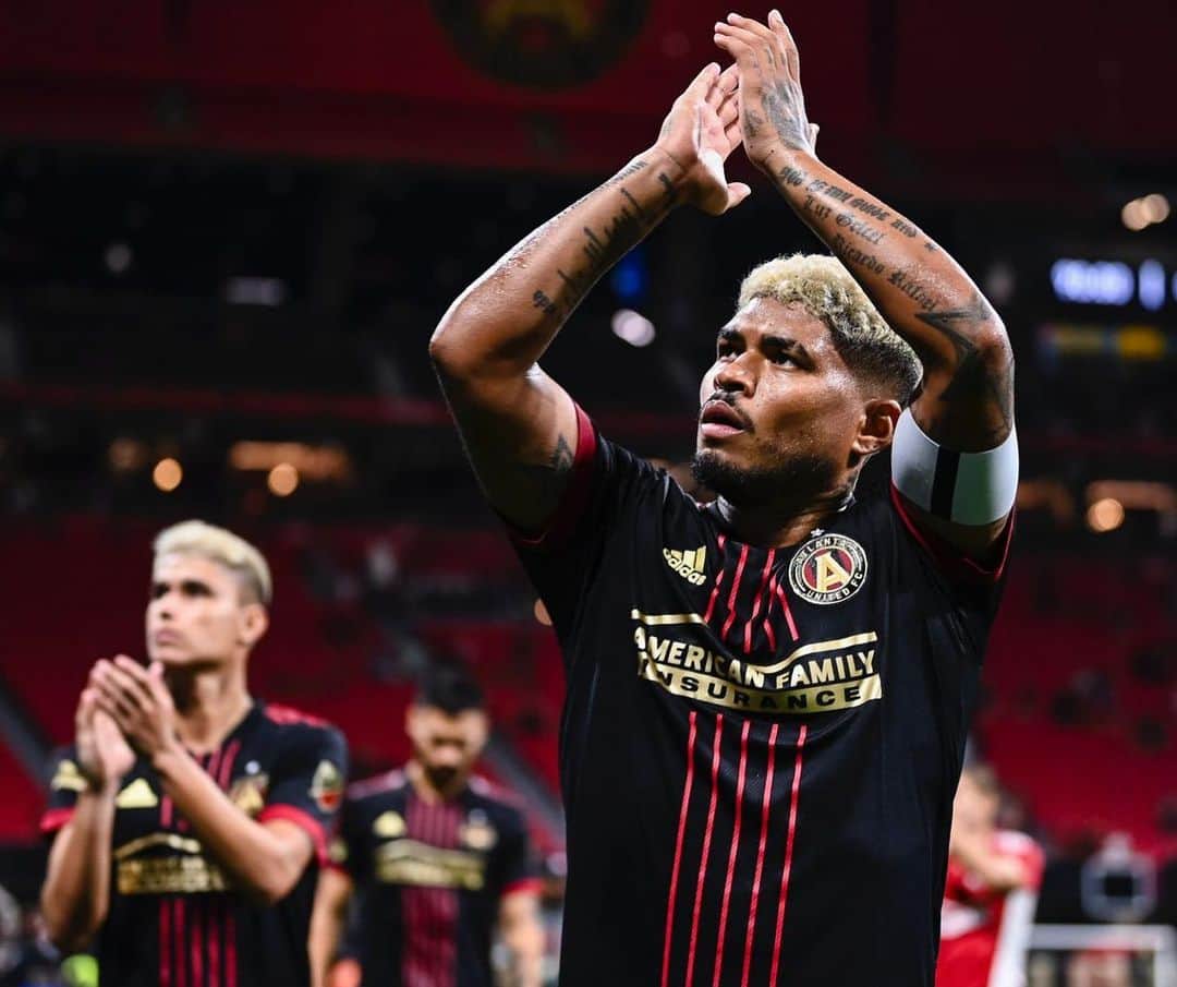 ホセフ・マルティネスのインスタグラム：「Ustedes serán siempre los reyes de mi corazón. Gracias infinitas. Una parte de mi vida estará aquí eternamente. Los amaré por siempre. @atlutd @mls  👑❤️🔴⚫️  You all will always be the kings of my heart. Forever grateful. Big part of my heart will always be here with you all. I love you forever. @atlutd @mls  👑❤️🔴⚫️」