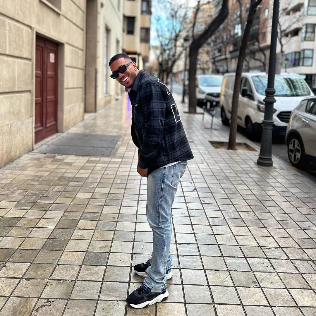 ルベン・ヴェソのインスタグラム：「Don’t disturb my good vibes 😁😁」