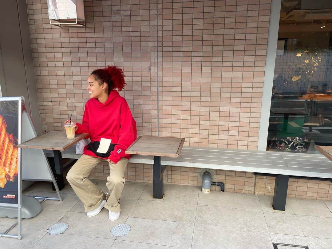 宮本エリアナのインスタグラム：「RED.  @oldsummer.tokyo  #redhair#love#casual#Tokyo#Japan」