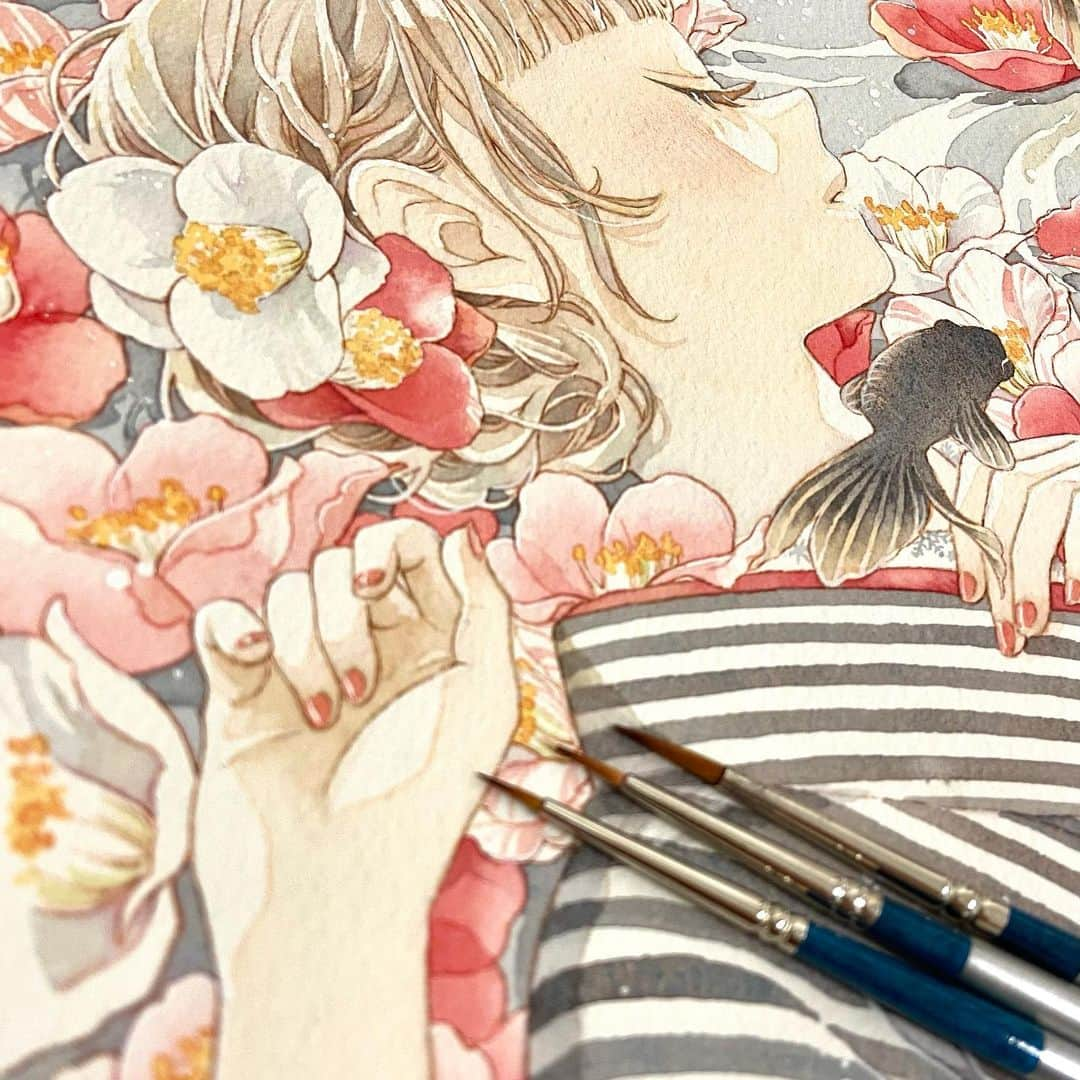 友風子/yufushiさんのインスタグラム写真 - (友風子/yufushiInstagram)「1/20発売 SSスモールエスVol.72  連載イラスト掲載されております。 お正月っぽく紅白にしました。 娘のリクエストでマニキュアも赤に💅  #illustration #illust #イラスト #watercolor #水彩 #透明水彩 #水彩絵の具 #アナログ #アナログイラスト」1月21日 17時56分 - uko_yufushi