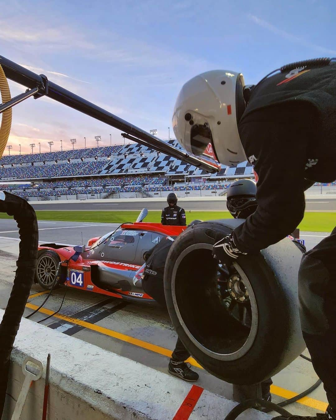 エステバン・グティエレスさんのインスタグラム写真 - (エステバン・グティエレスInstagram)「Sesión 1 y 2 para Roar Daytona 🙌🏻🏎💨」1月21日 9時37分 - estebangtz