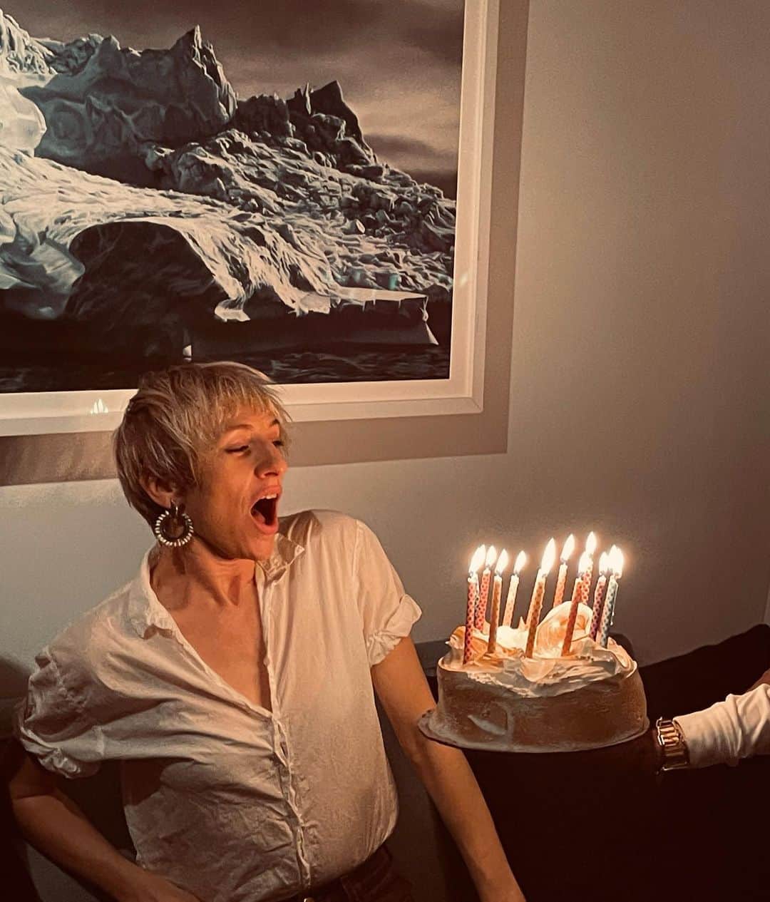 ミッキー・サムナーのインスタグラム：「So many wishes for this year… Thank you for all the sweet sweet birthday love ❤️   📸 @nell_thayer」