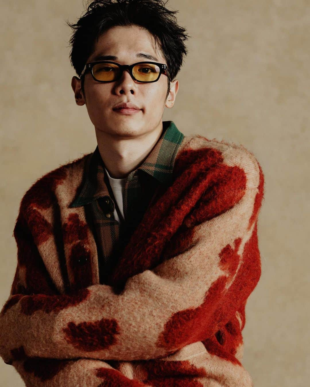 松㟢翔平さんのインスタグラム写真 - (松㟢翔平Instagram)「@zoff_eyewear x @journalstandard.jp   Photographs: Kengo Shimizu Styling: Yuto Inagaki @yutoinagakiii  Hair & MakeUp: Atsushi Kawajiri @atushi_kwsr  Editor: Shu Nissan @alexshunissen」1月21日 10時24分 - matuzakishohei