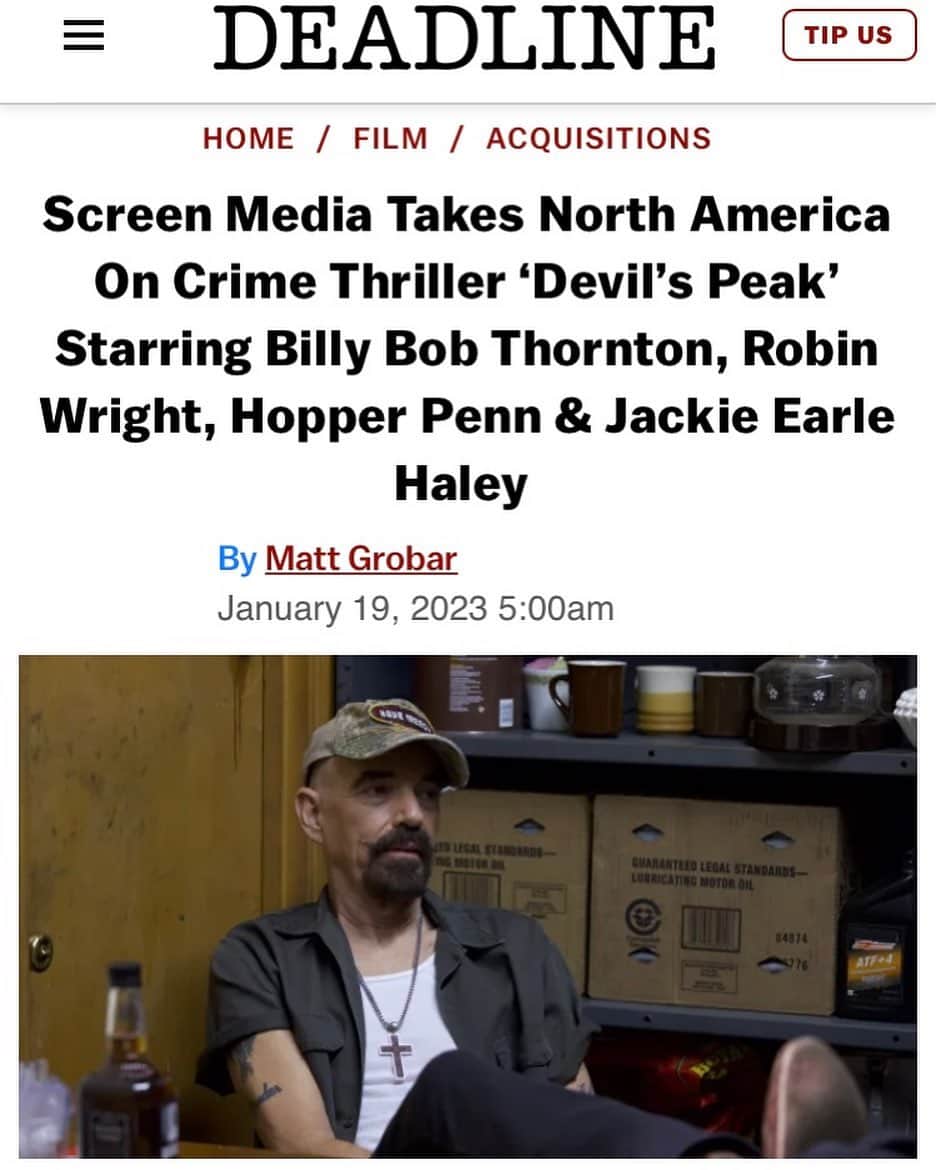 ロビン・ライトのインスタグラム：「EXCLUSIVE: Screen Media has acquired North American rights to the crime thriller Devil's Peak, starring Academy Award winner Billy Bob Thornton (The Gray Man), Golden Globe winner Robin Wright (Wonder Woman 1984), Hopper Penn (War Machine) and Academy Award nominee Jackie Earle Haley (Watchmen). The film picked up by the Chicken Soup for the Soul Entertainment company will be released exclusively in theaters on February 17, with a digital release to follow on February 24. The film directed by Ben Young (Hounds of Love) is based on the novel Where All Light Tends to Go by David Joy. Set in the Appalachian Mountains, it watches as a family is dominated by a crime lord (Thornton) who uses his fists to control both them and his business. When his son (Penn) meets the girl of his dreams (Katelyn Nacon), desperately wanting to escape the life he is expected to lead and free himself from the clutches of his father, he is forced to go head-to-head with the terrifying man who will stop at nothing to ensure loyalty from all of those around him.」