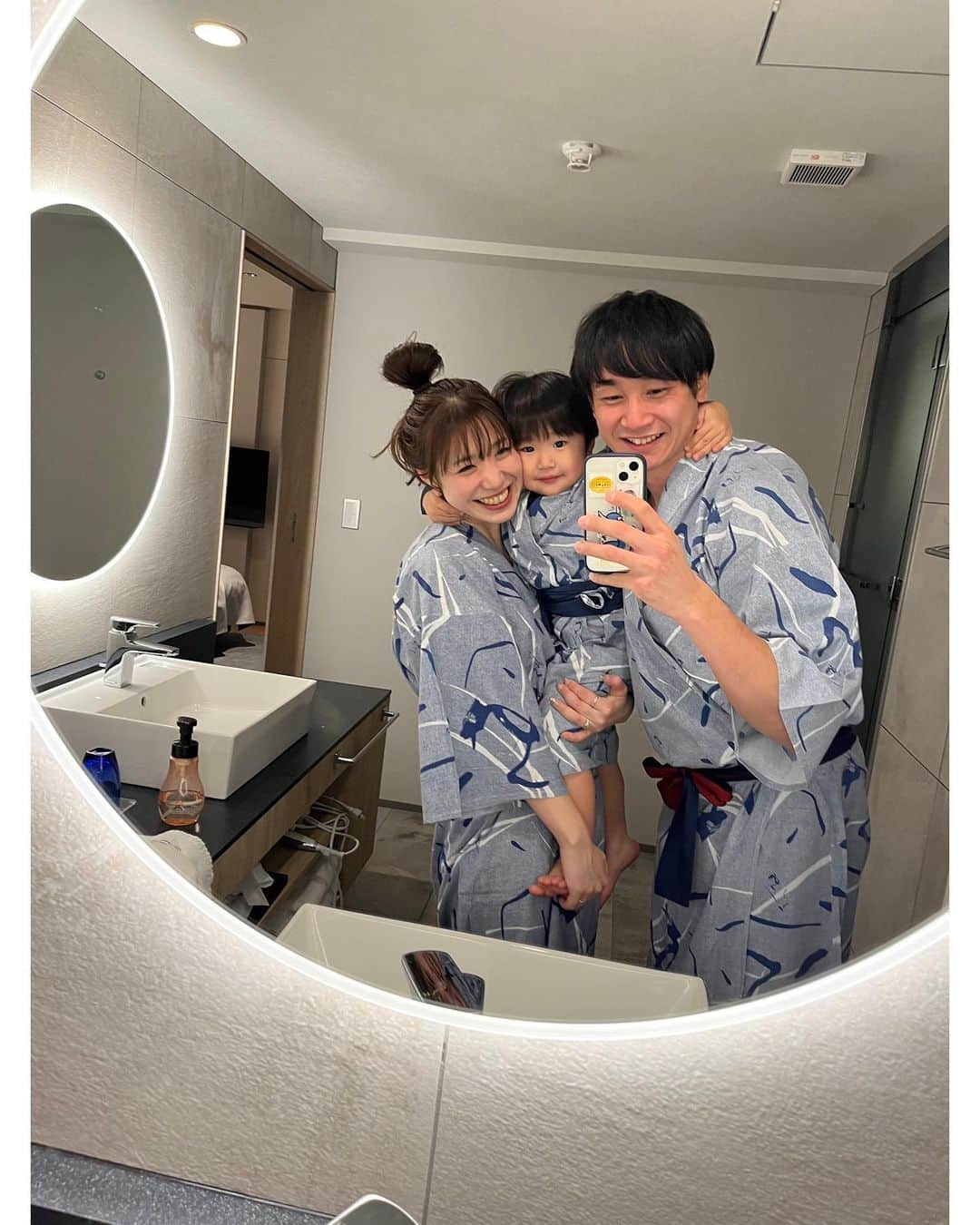 武田奈也さんのインスタグラム写真 - (武田奈也Instagram)「ㅤ 　 癒されに♨︎ 　 #ザレイクビューtoya乃の風リゾート  #乃の風倶楽部  　 　 お部屋もお風呂もご飯も最高でした🥹❤️ 　 各階に遊び場もあって👦🏻も大喜び🐶✨ 　 来週も行きたい。 またすぐに行きたい程素敵なお宿でした🫶 　 　 　 #北海道 #洞爺湖 #洞爺湖温泉 #乃の風リゾート #2歳男の子」1月21日 10時43分 - nana___takeda