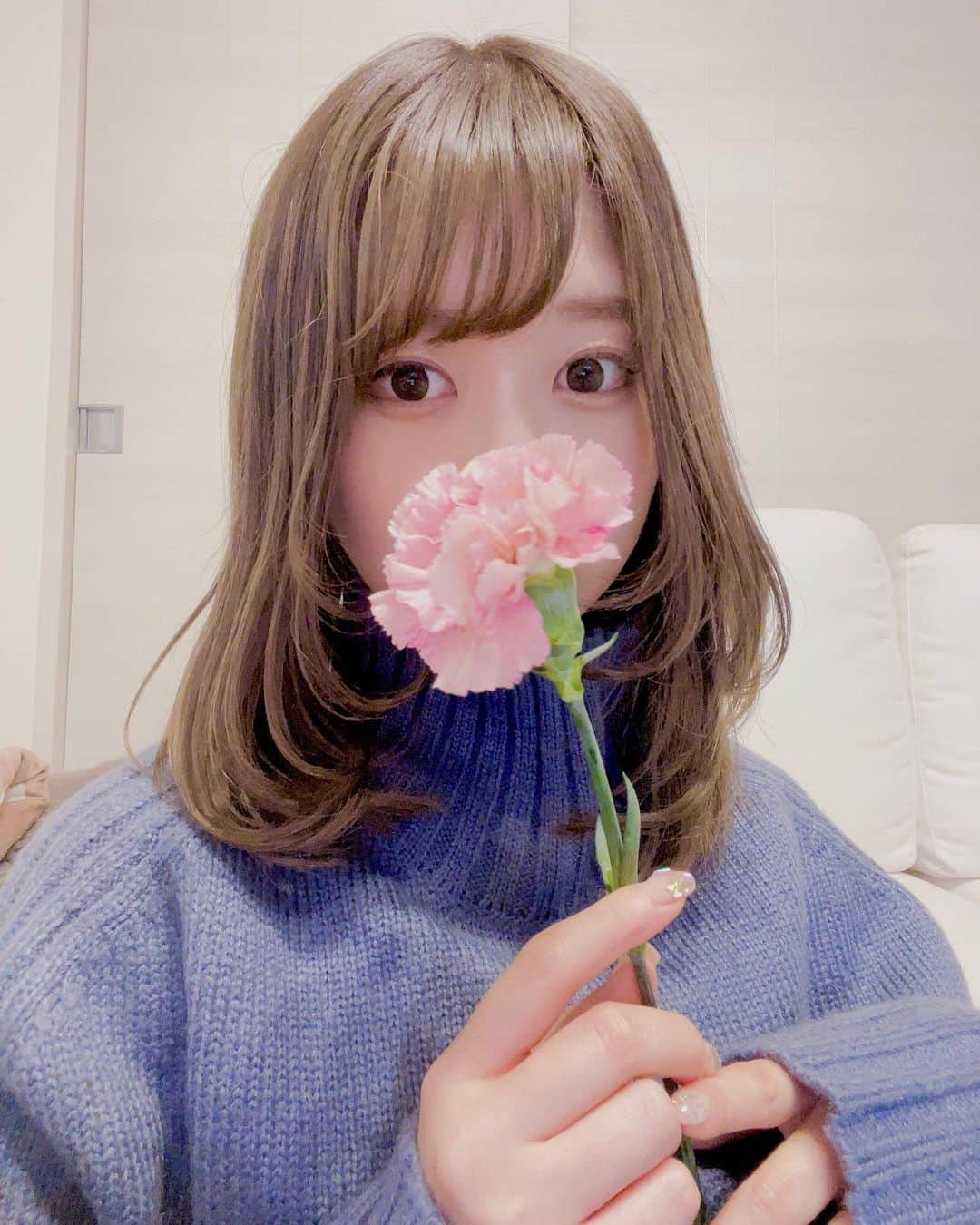いとくとらのインスタグラム：「先日Spicaさんにて⠀ 久しぶりにブリーチしてミルクティーベージュ系の髪色にしてもらいました☕︎⠀ ⠀ ありがとうございました❁⠀ @s_p_i_c_a @spica_nakada_」