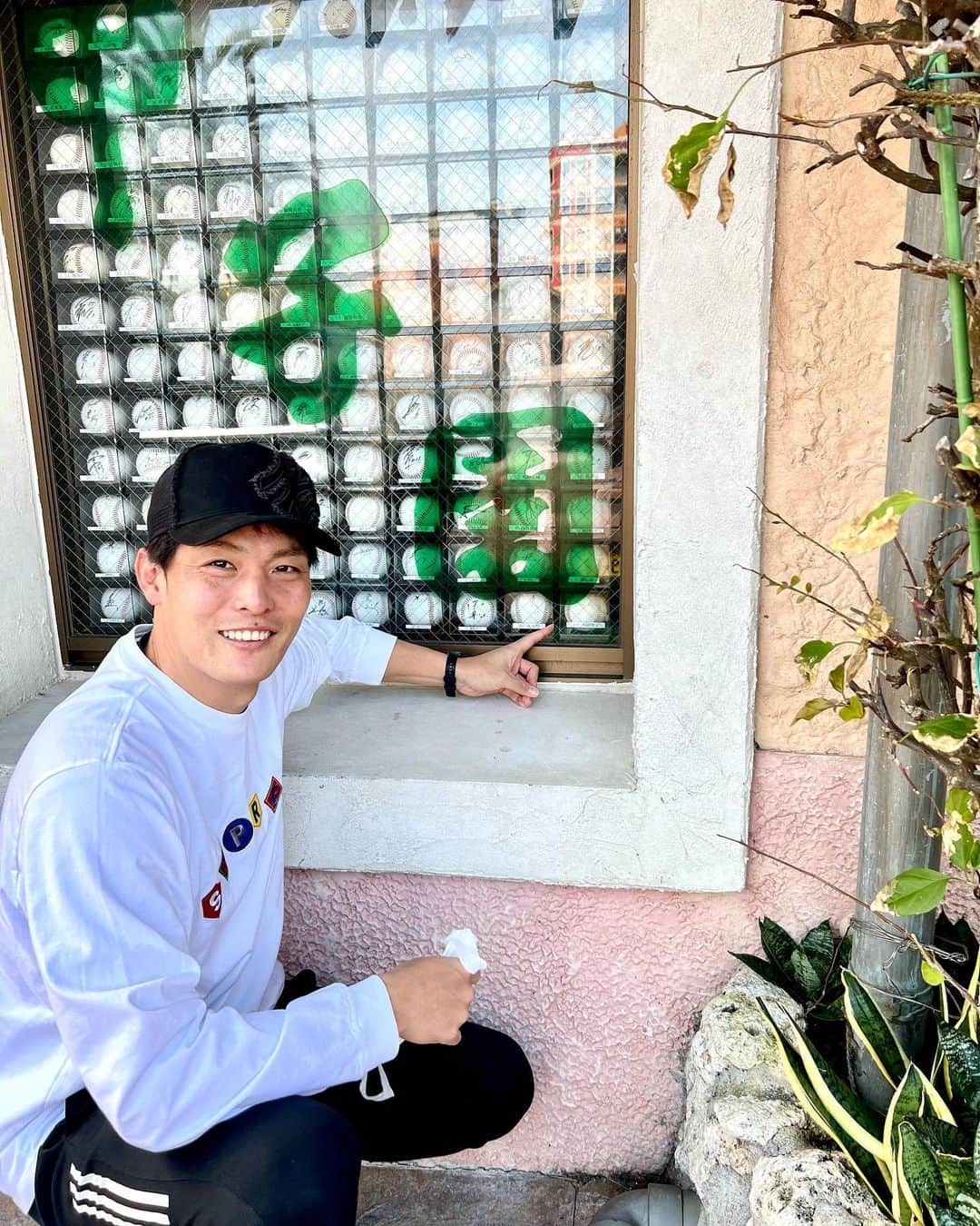 聖澤諒のインスタグラム：「沖縄アメリカンビレッジにこせしいた🤭🌺  アメリカンビレッジにある甲子園スタジアムにて😁 #小関翔太#アメリカビレッジ#甲子園スタジアムokinawa #沖縄」