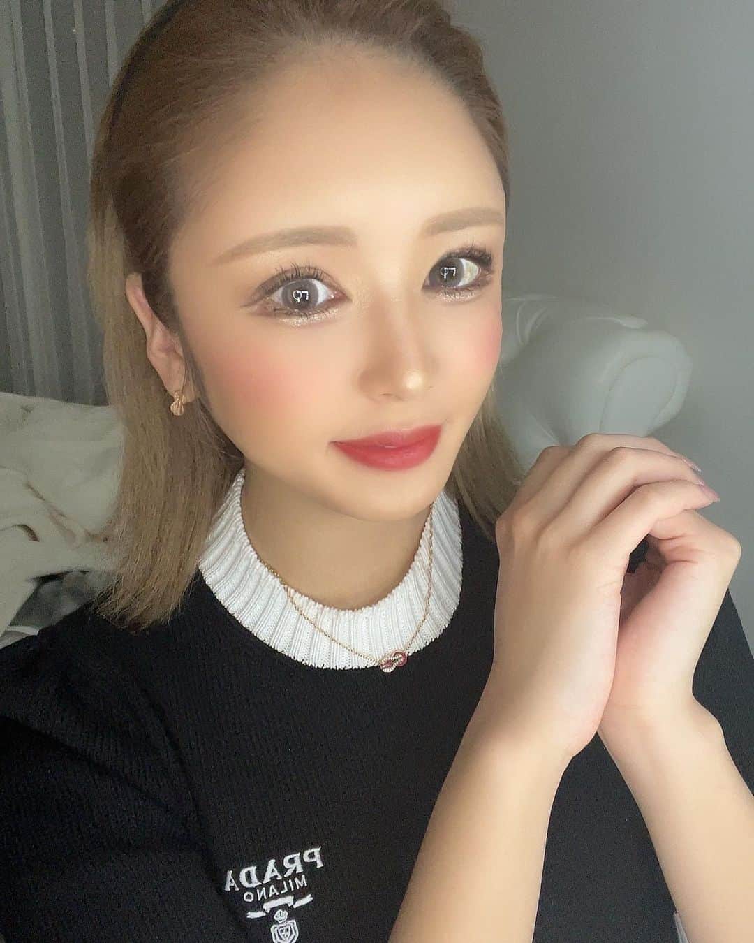 のインスタグラム：「今日から気合い入れて お仕事また頑張る🥰  最近ちょい落ち込みひなただったの😢 みんなに会えなくて寂しいから 沢山あいにきてね💕」