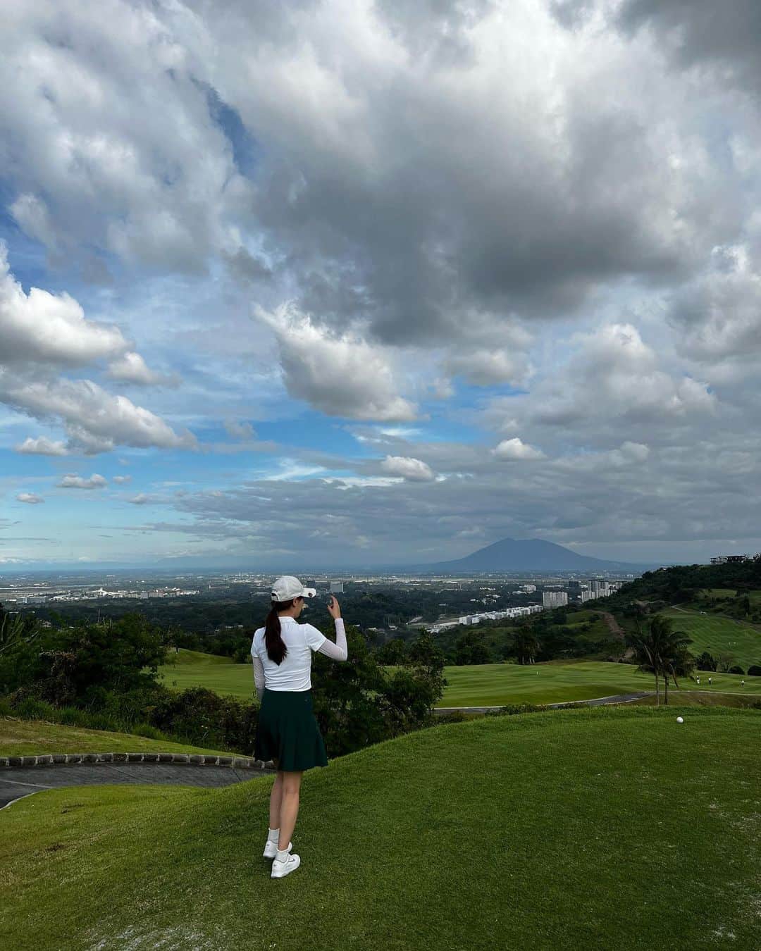 オ・ヨンギョン さんのインスタグラム写真 - (オ・ヨンギョン Instagram)「골프치기 딱 조은날⛳️ 행복한 설 보내세요💕」1月21日 18時52分 - seoin_han