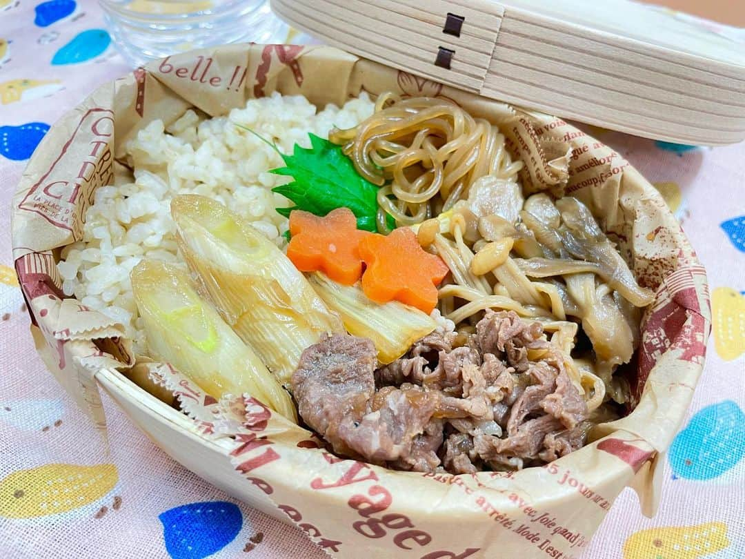 七尾カンナのインスタグラム：「. . #ななおべんとう  . 🍴すき焼き 🍴麻婆豆腐 🍴親子丼 🍴カレー付けうどん . . すき焼きは今半の割下で作ったから、実質今半のすき焼き弁当🕺🏻笑 . . . . . . .  #七尾めし #弁当 #弁当記録 #お弁当 #お弁当記録 #お弁当部 #すき焼き #今半 #麻婆豆腐 #親子丼 #うどん #カレー #クッキングラム #クッキング #料理 #料理記録 #自炊 #自炊女子 #自炊記録 #フォローミー」