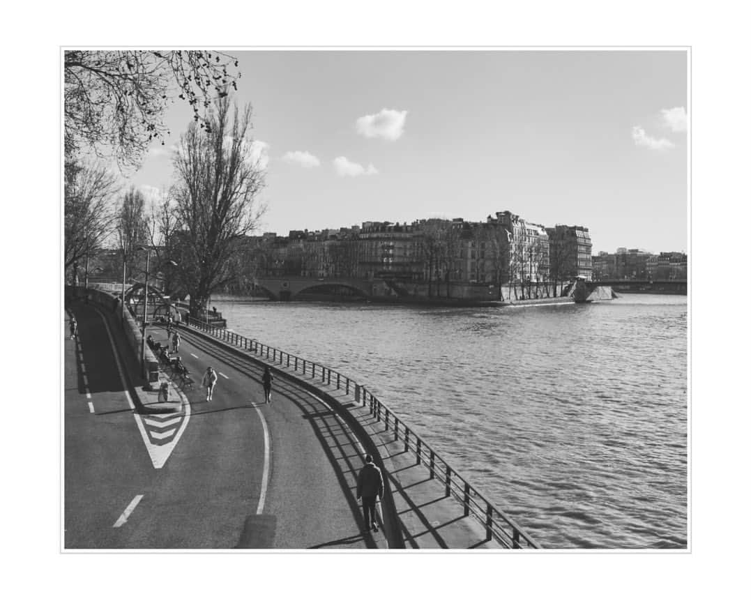 のインスタグラム：「paris #parsonalworks」