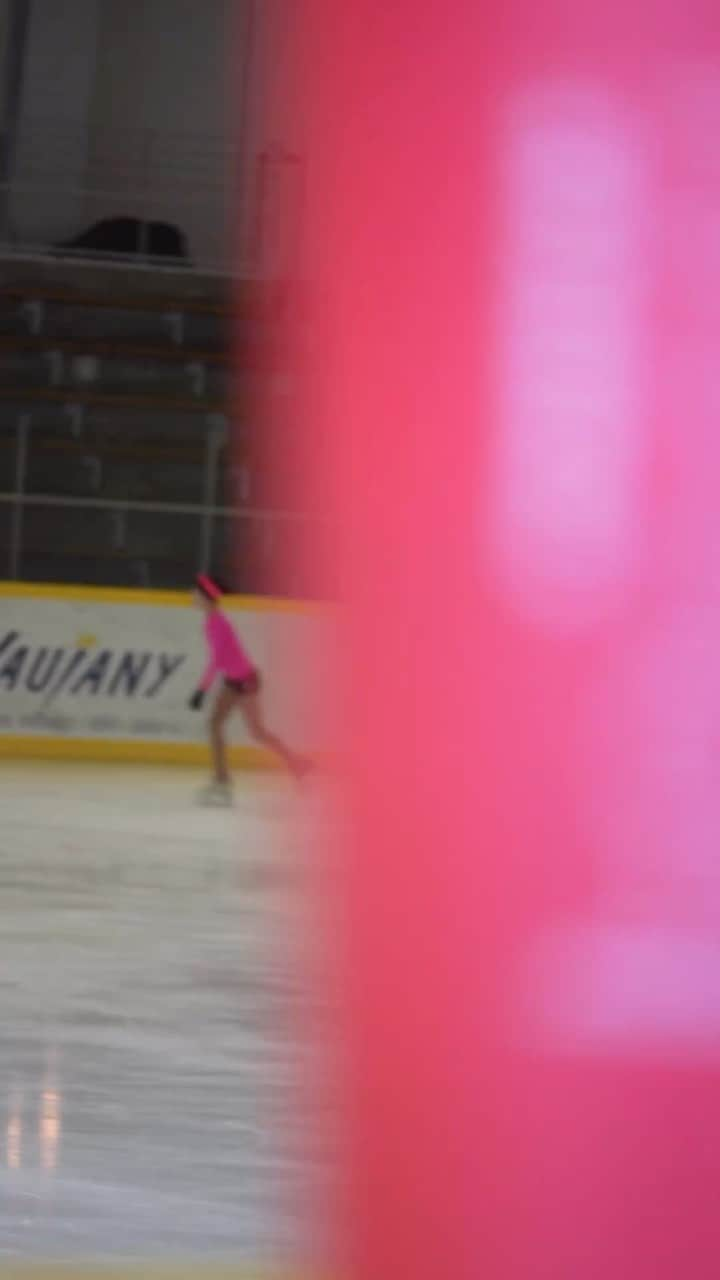 ハビエル・フェルナンデスのインスタグラム：「THE JAVI WEEK 🚀🇪🇸❤️‍🔥⛸️⚒️🔥  Merci @javierfernandezskater !!  [ #figureskating #javierfernandez #amodioacademy #florentamodio #vaujany #learningfromthebest #champion #excellence ]」