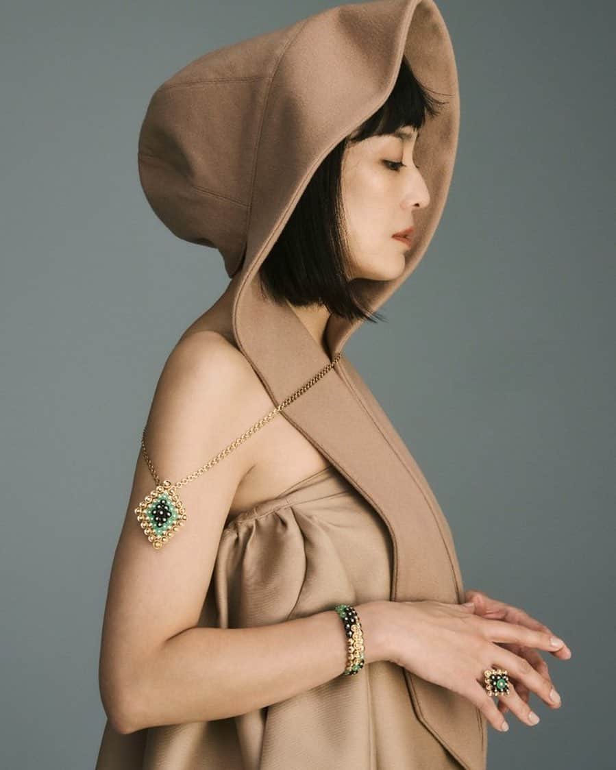 板谷由夏 のインスタグラム：「@eclat.magazine  @mitsuo_okamoto @jewelryconcierge_m」