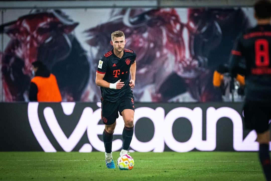 マタイス・デ・リフトのインスタグラム：「Unfortunately no 3 points but really happy to be back on the pitch again! @fcbayern 🙏🏼」