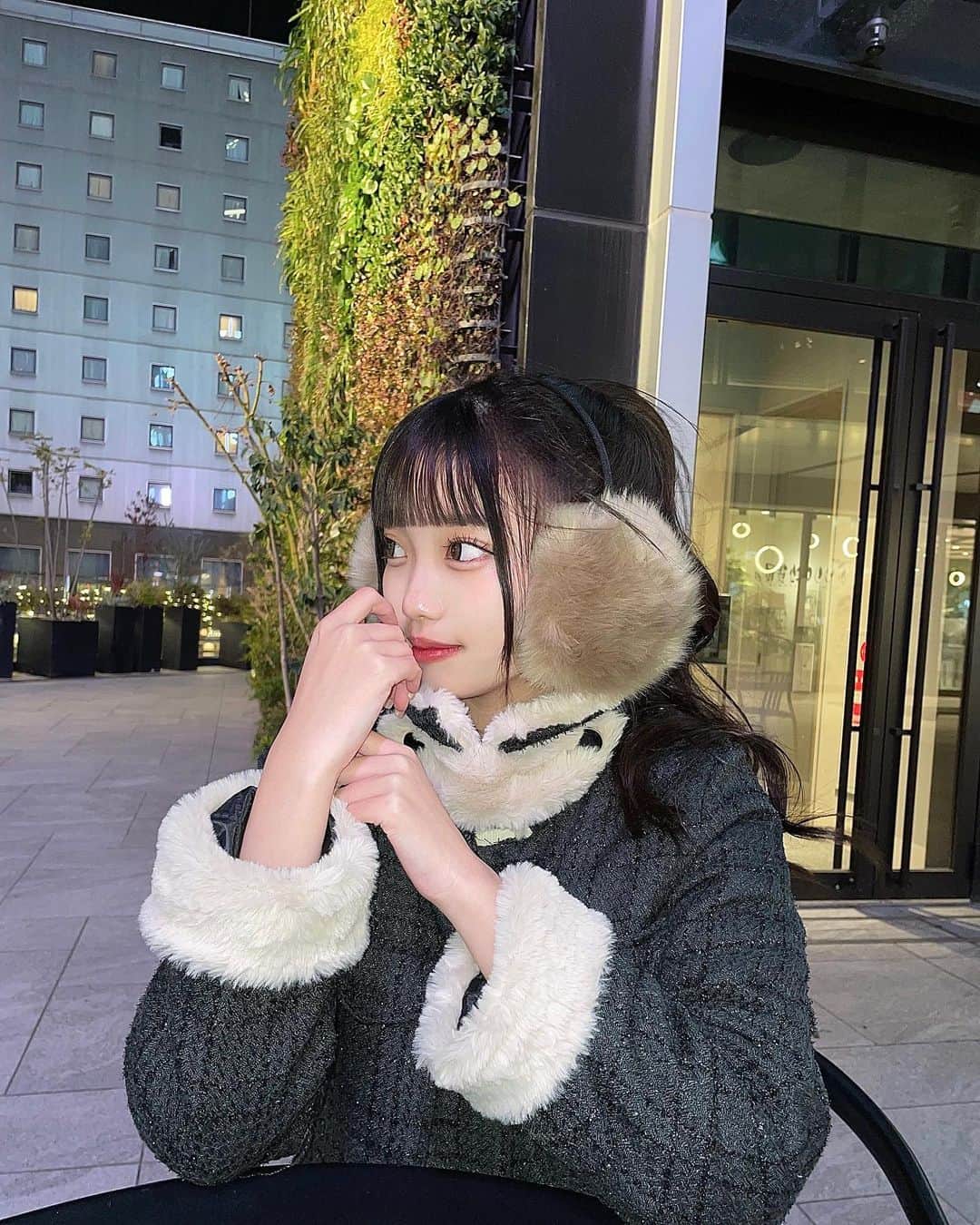 大汐姫菜さんのインスタグラム写真 - (大汐姫菜Instagram)「Outer : @honeyant.shop 💕💕  .  寒さで3枚目手赤い 笑 来週からまた寒くなるらしいから暖かい格好しないとですね^^」1月21日 21時13分 - hiinannn_____24