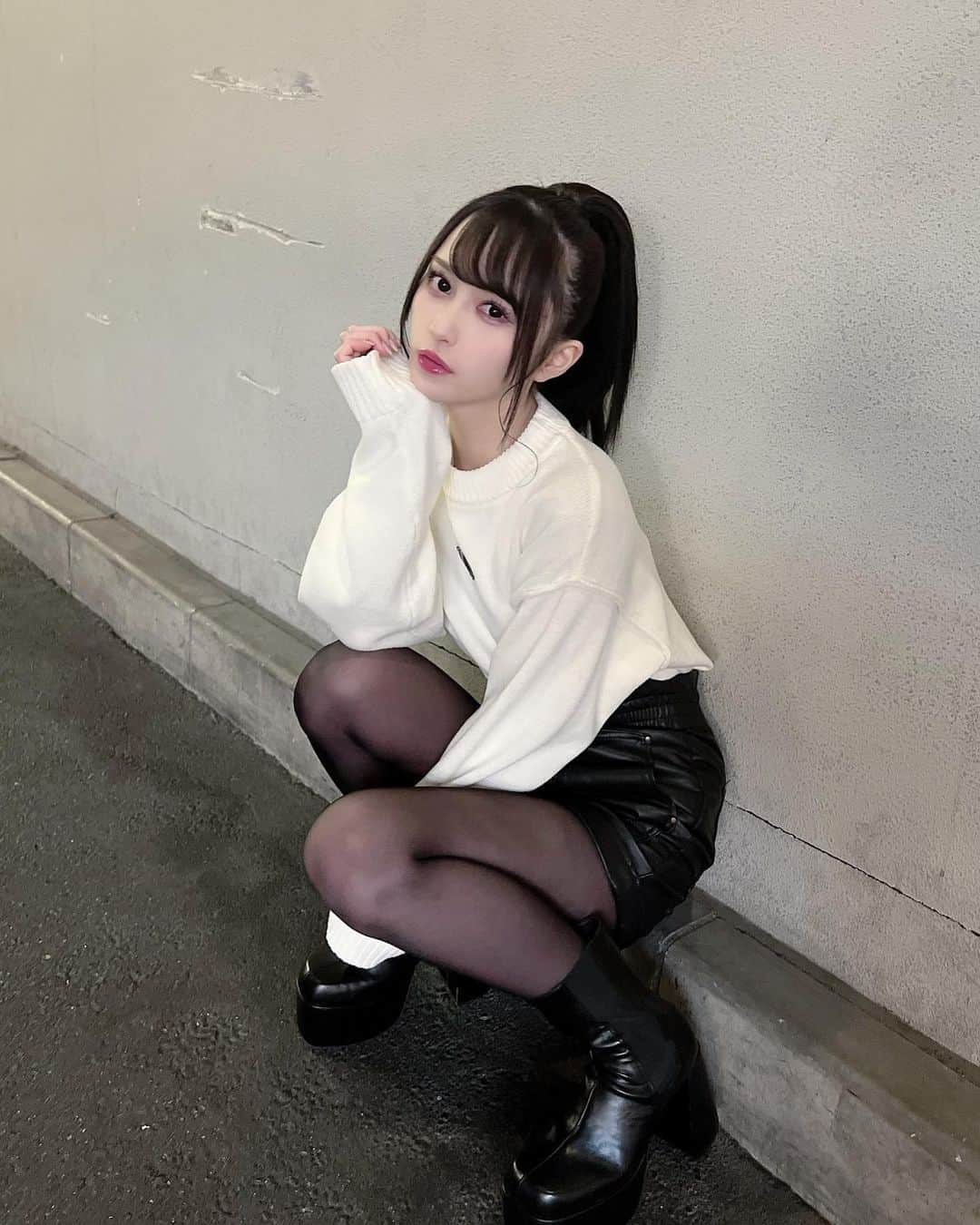 山本望叶のインスタグラム：「ストレートポニーすき♡  #ootd #code #コーデ #ニット #黒タイツ #emoda #zara #ポニーテール」