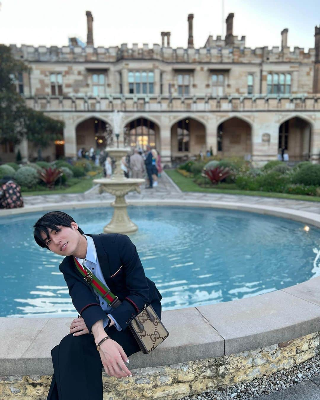 関根慶祐（K-SUKE）さんのインスタグラム写真 - (関根慶祐（K-SUKE）Instagram)「🏰  I visited NSW’s government house as a guest. Thank you very much for giving me such as a great moment @mahomagicbar and @sydney_festival !!  #sydney #sydneyfestival #australia #castle #shirayuri #ksuke #magician #magic #japanesemagician #mahomagicbar #japanesefashion #loveless #gucci #jumbogg #jumboggminitotebag #gu #publictokyo #nsw #govermenthouse #bulgariocto #bvlgariocto #bvlgari #louisvuitton」1月21日 21時33分 - ksukeshirayuri