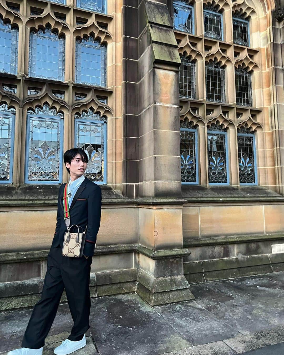 関根慶祐（K-SUKE）のインスタグラム：「🏰  I visited NSW’s government house as a guest. Thank you very much for giving me such as a great moment @mahomagicbar and @sydney_festival !!  #sydney #sydneyfestival #australia #castle #shirayuri #ksuke #magician #magic #japanesemagician #mahomagicbar #japanesefashion #loveless #gucci #jumbogg #jumboggminitotebag #gu #publictokyo #nsw #govermenthouse #bulgariocto #bvlgariocto #bvlgari #louisvuitton」
