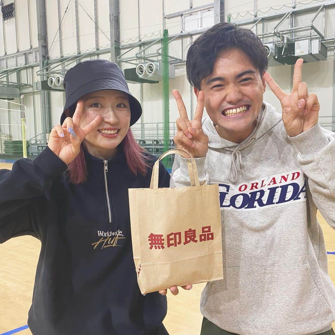 よへのインスタグラム：「YouTubeってスゲェです。  ずっと見てた人に会えるんです。 夢があります。 みんなもYouTubeやった方がいいです。 平成フラミンゴさん、 水溜りボンドさん、 協力してくださった皆さん、 僕なんかの為に本当にありがとうございました😭  そして、  伊吹すまんwwwwww  #全然相方より憧れを取るよへ #信頼失いました #でも会えたのでいいです #平成フラミンゴ #水溜りボンド #伊吹とよへ」