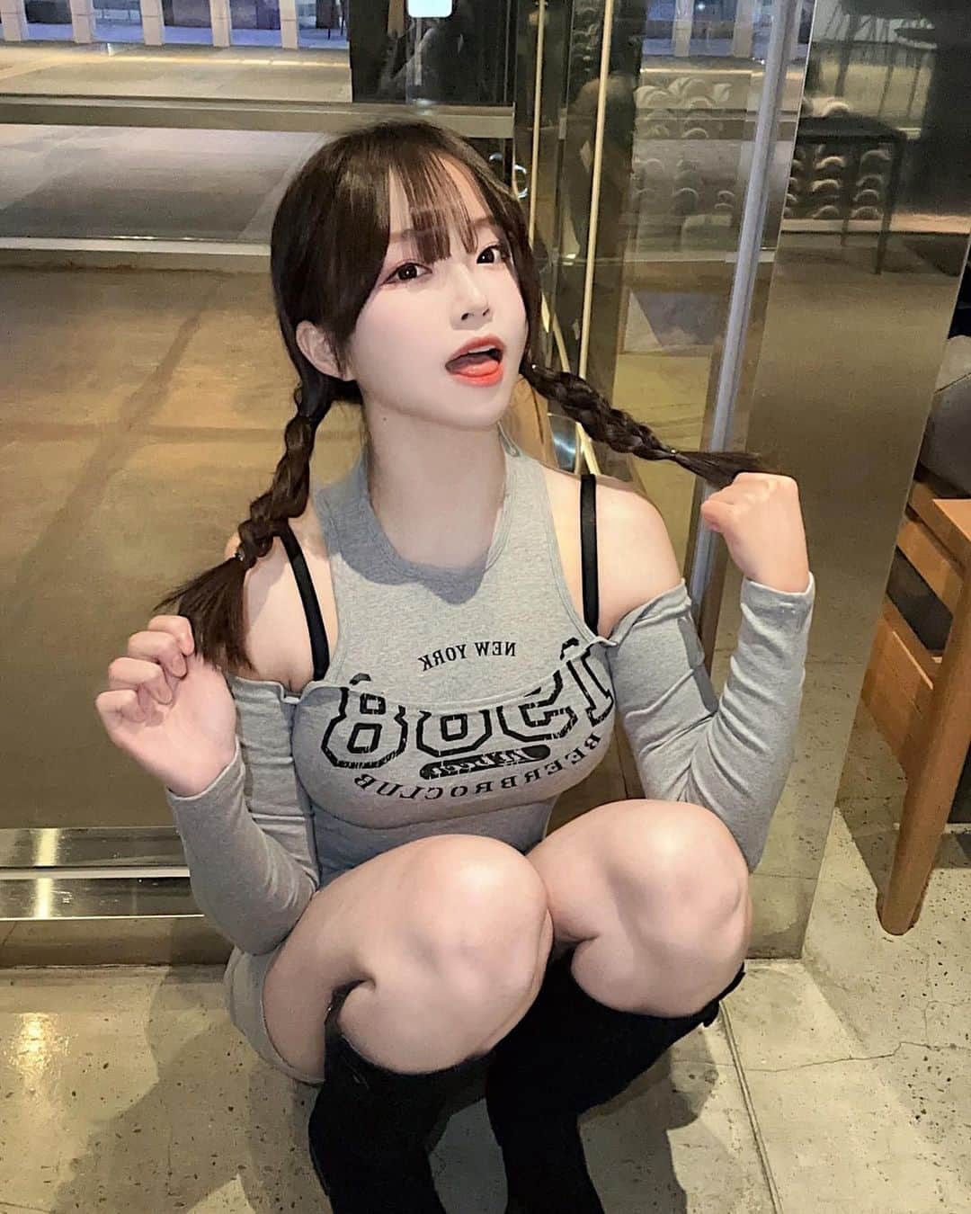 ココさんのインスタグラム写真 - (ココInstagram)「땋은 머리 어때? 😉 ❤️ How do you like my pigtails?」1月21日 22時06分 - coco20002