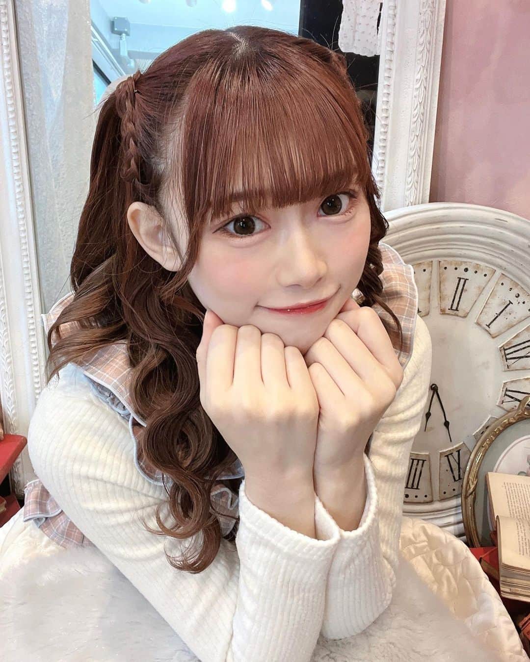 早海美玖のインスタグラム：「あなたのための「可愛い」です(⸝⸝ᐡ. ̫ .ᐡ⸝⸝)♡  (みつあみハーフツイン史上最強に好きかも💭🎀)  #アイドル」