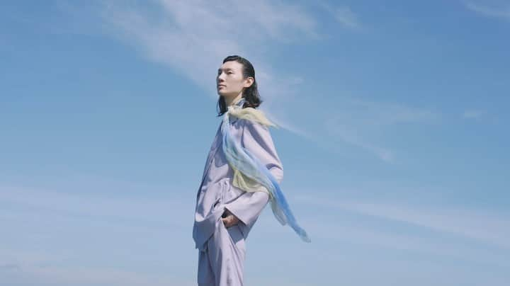 yukiのインスタグラム：「@kuon_tokyo_official  Spring/Summer 2023  -Longing for the Ocean-  Stylist @kanemitru Photographer @bobumarri Video shoot, cut and edit @yukifurue_ Video assistat @endodaiki Hair & Make-up @uenochika Models @eunsang6 @julius_cry_baby @wadeordeal  #kuontokyo #kuon」