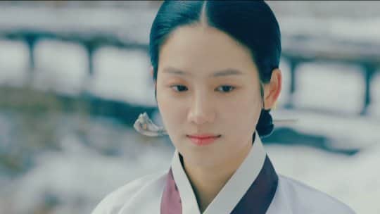 ハン・サンジンのインスタグラム：「#금혼령 #뚝 👍👍👍#adlib 👏👏👏 설 연휴 잘들 보내고 계신가요? 2023년 모든분들 좋지 않은 일들은 모두 뚝! 좋은일들만 가득하시기를 기원합니다❤️ 복 많이 받으세요🎁 #박주현#소랑 #한상진#hansangjin #禁婚令#朝鮮婚姻禁止令  #TheForbiddenMarriage」