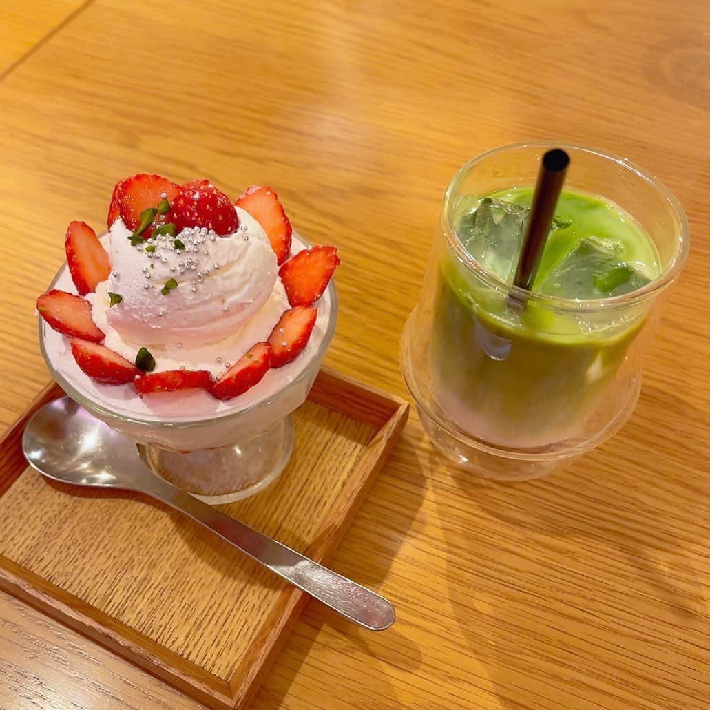 のインスタグラム：「(ᵔᴥᵔ)」