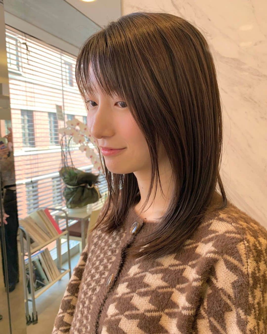 吉村恵里子さんのインスタグラム写真 - (吉村恵里子Instagram)「・ 3年ぶりに前髪を切りました✂︎ 風が強いと、家を出る前に整えた前髪が一瞬でボサァとなるのでなかなか管理が大変です。🍃」1月22日 12時06分 - yoshimura_eriko