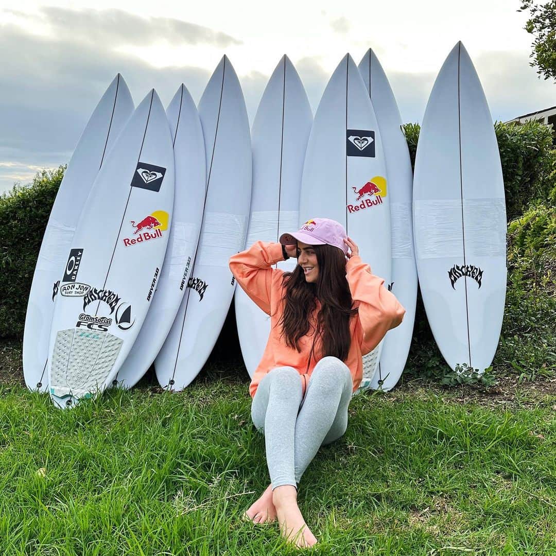 キャロライン・マークスのインスタグラム：「Spoiled 😅 thank you @matt_biolos & @inertiamike Hawaii bound 🙏☺️」