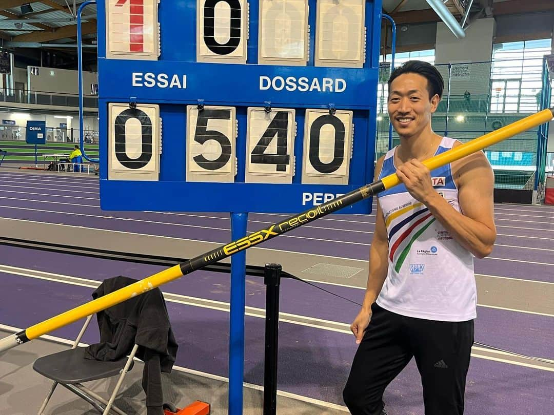 山本聖途のインスタグラム：「Local championships at Clermont Ferrand. Result was not good with 5m40.But I could use 5.10 pole and good shape.  I will jump over 5m70 in the next competition🧐  #polevault#棒高跳び #5.10ポールにビビって一本走り抜けたのはここだけの話ね #希望 #essx」