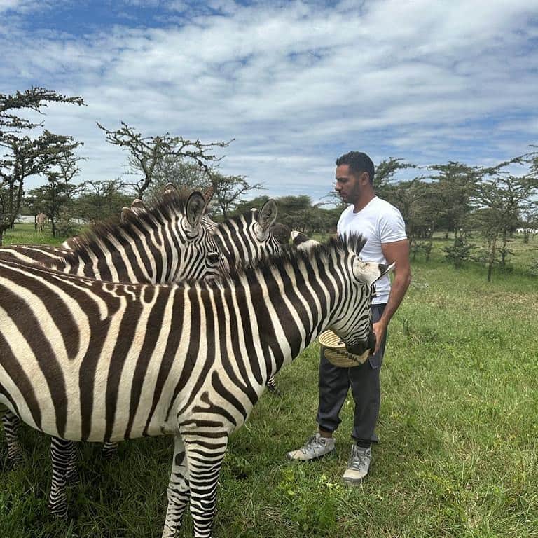 سعودのインスタグラム：「Black and white」