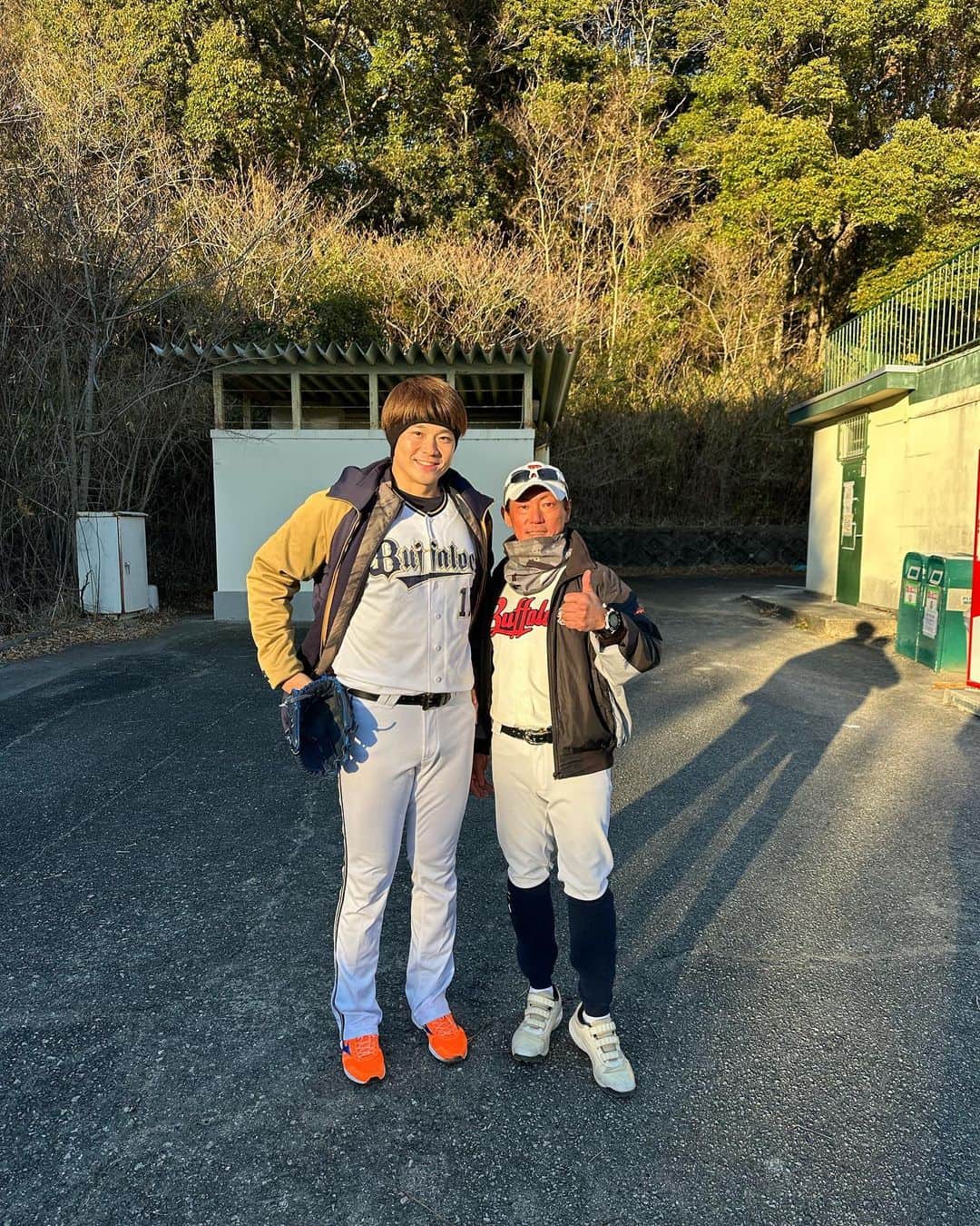 山﨑福也のインスタグラム：「昨日、野球教室に行ってきました！ 久々に野球少年達とふれ合って、自分自身ももっと頑張ろうという気持ちになれました😊！ 来年もまた呼んでいただけるように頑張ります！ #野球教室」