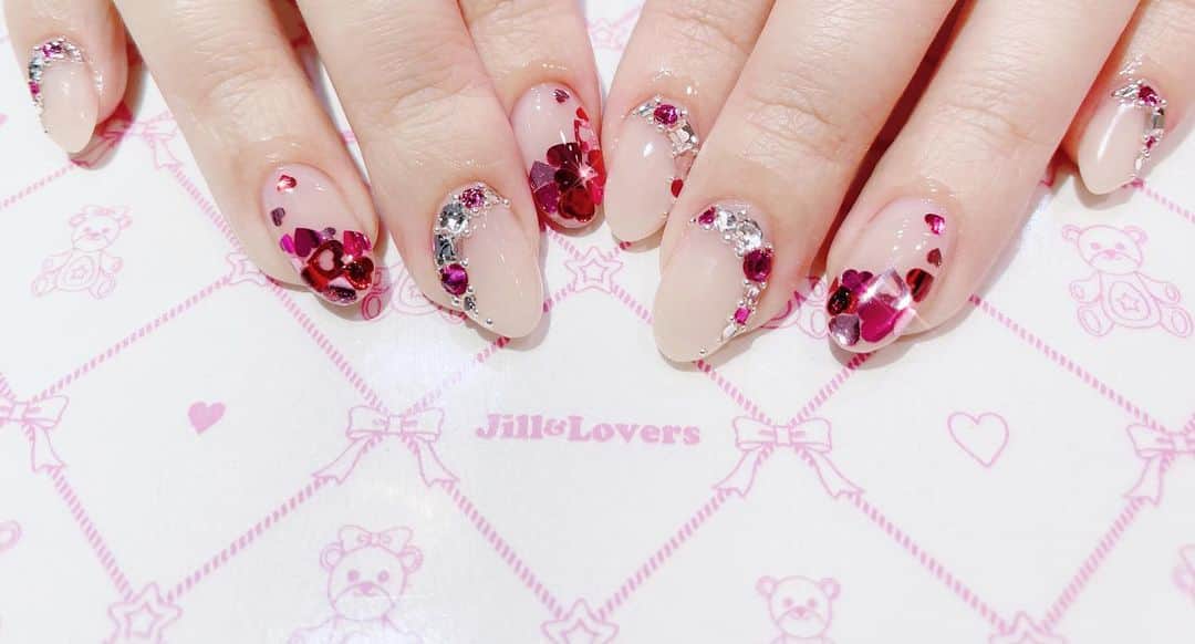 Jill&Loversのインスタグラム：「❤️  #jillandlovers #nail #nailart #paragel #gelneil#gel #ネイル #ネイルアート #スカルプ#バレンタイン#ハート#valentine」