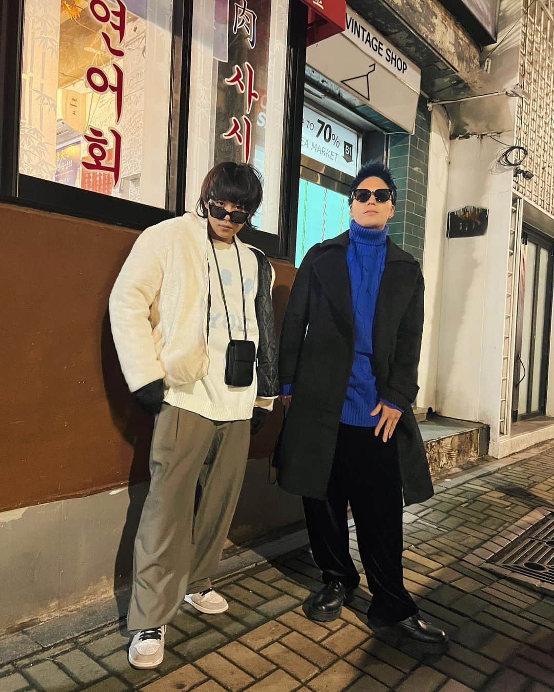 森山さんのインスタグラム写真 - (森山Instagram)「韓国でイメチェンして失敗した2人」1月22日 9時53分 - mori_evisjap