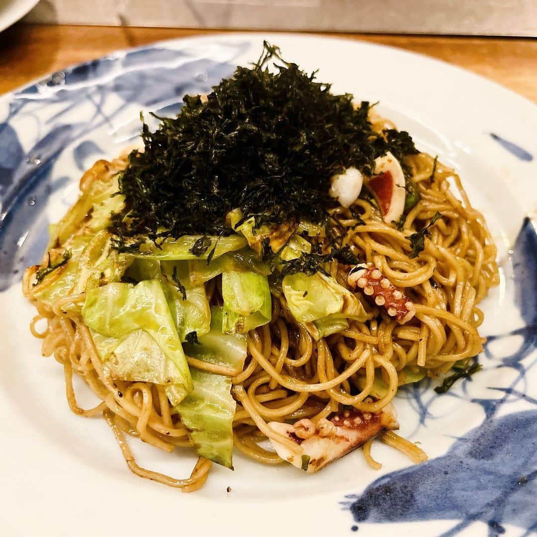 馬場典子さんのインスタグラム写真 - (馬場典子Instagram)「鉄板焼き屋さんのイカ焼きそば、 美味しかったなぁ😋 また食べたい、今すぐ食べたい…‼️ 大阪のお店だから無理だけど😆  amebloに今週の出演情報アップしました。  #馬場典子 #ばばちゃんネル」1月22日 10時12分 - baba_channel