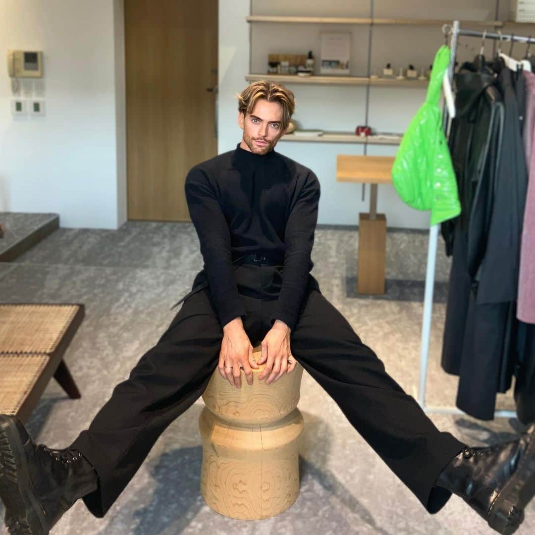 ベンジャミンのインスタグラム：「🫠」