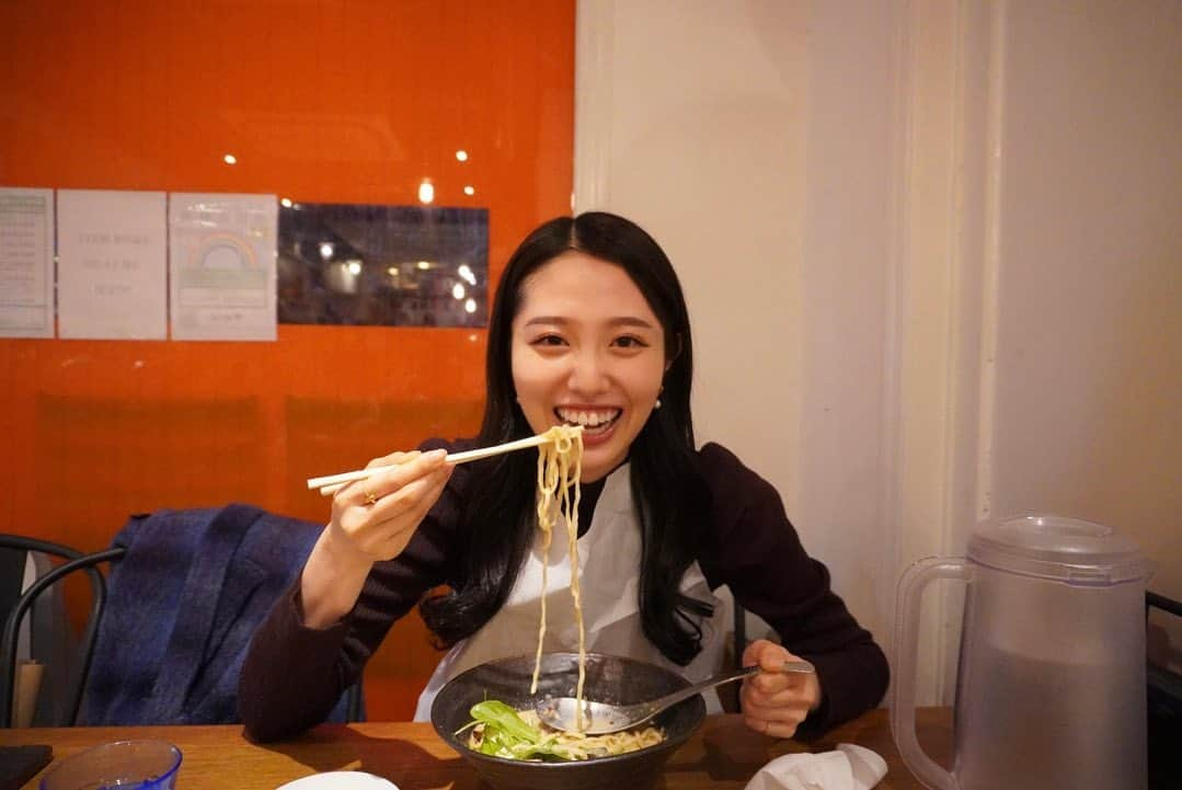 藤江萌さんのインスタグラム写真 - (藤江萌Instagram)「ラーメン大好き🍜  @bassanova_harajuku のグリーンカレーラーメンが美味しすぎる。笑  この前、人生初のポテンツァしてきました。 肌質改善が期待できるみたい✌︎  @tclinic_sagara ありがとうございました！！  #ラーメン #ラーメン女子 #コーデ #ファッション #ファッションコーデ #プチプラコーデ #プチプラファッション #グレイル #グレイル購入品 #グレイルコーデ #ユニクロ#ユニクロコーデ #ユニクロ購入品 #ポテンツァ #藤江萌 #bassanova #ramen #ramennoodles #japanesefood #japanesegirl #grl #grl購入品 #grlコーデ #uniqlo #uniqloコーデ #vlog」1月22日 22時03分 - fujie_moe_official