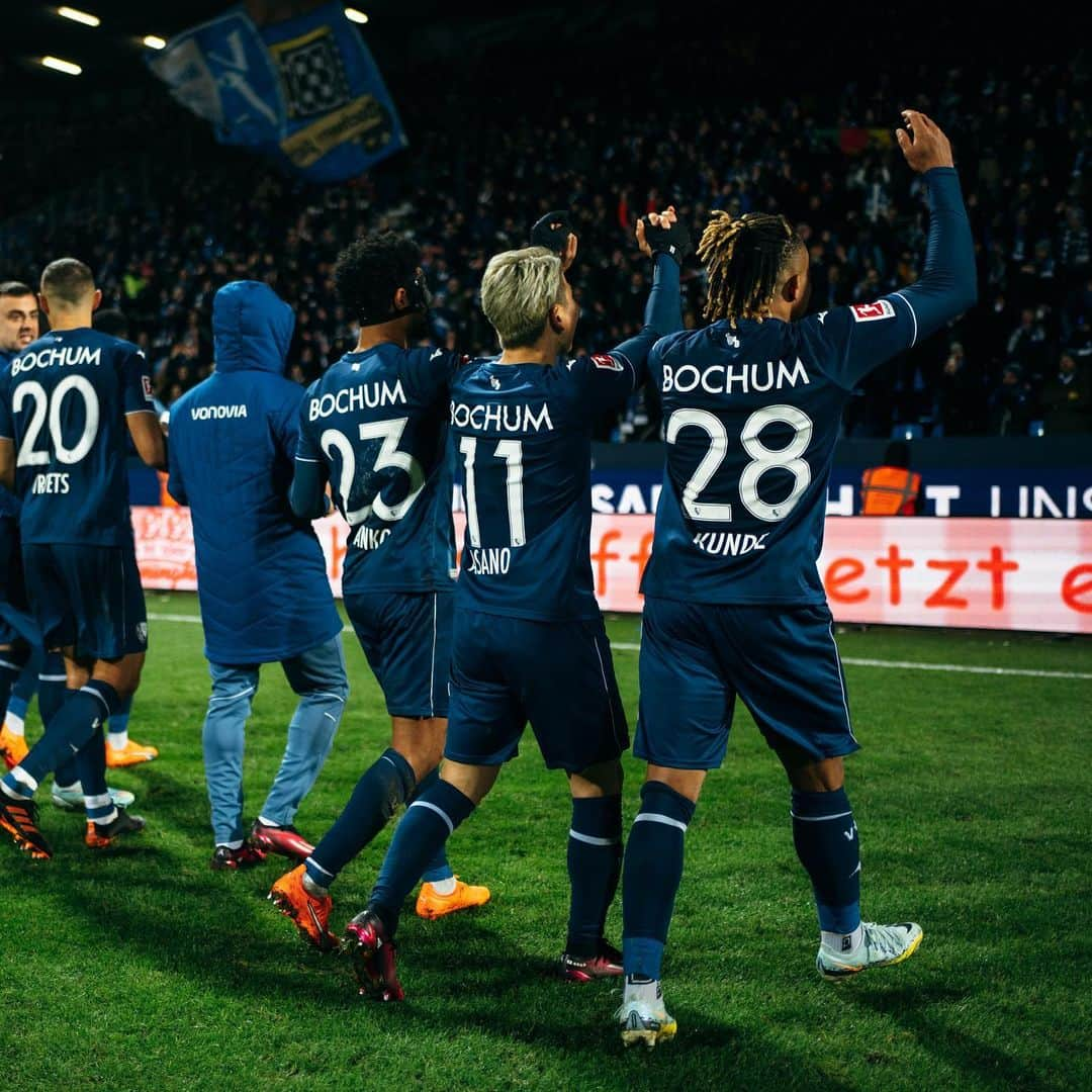 浅野拓磨のインスタグラム：「+3 points 💪  ブンデスリーガ再開🐆⚽️」