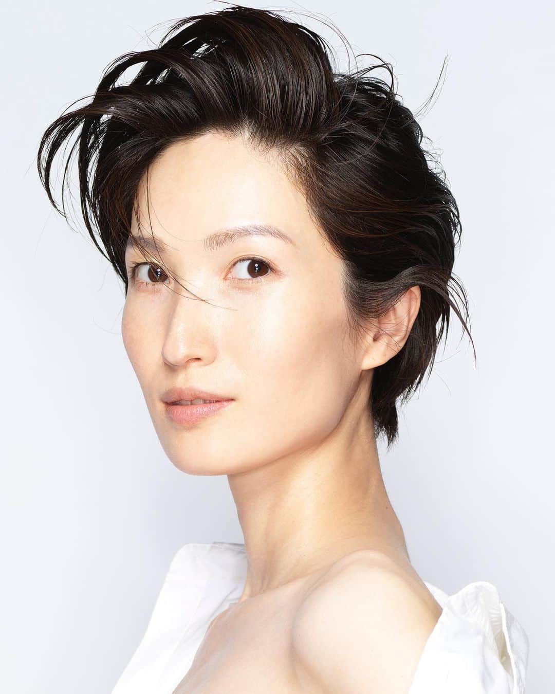 のインスタグラム：「NEW main photo  #photo #model #modeling #japan #japanese #beauty #fashion #yolo #asian #asianmodel」