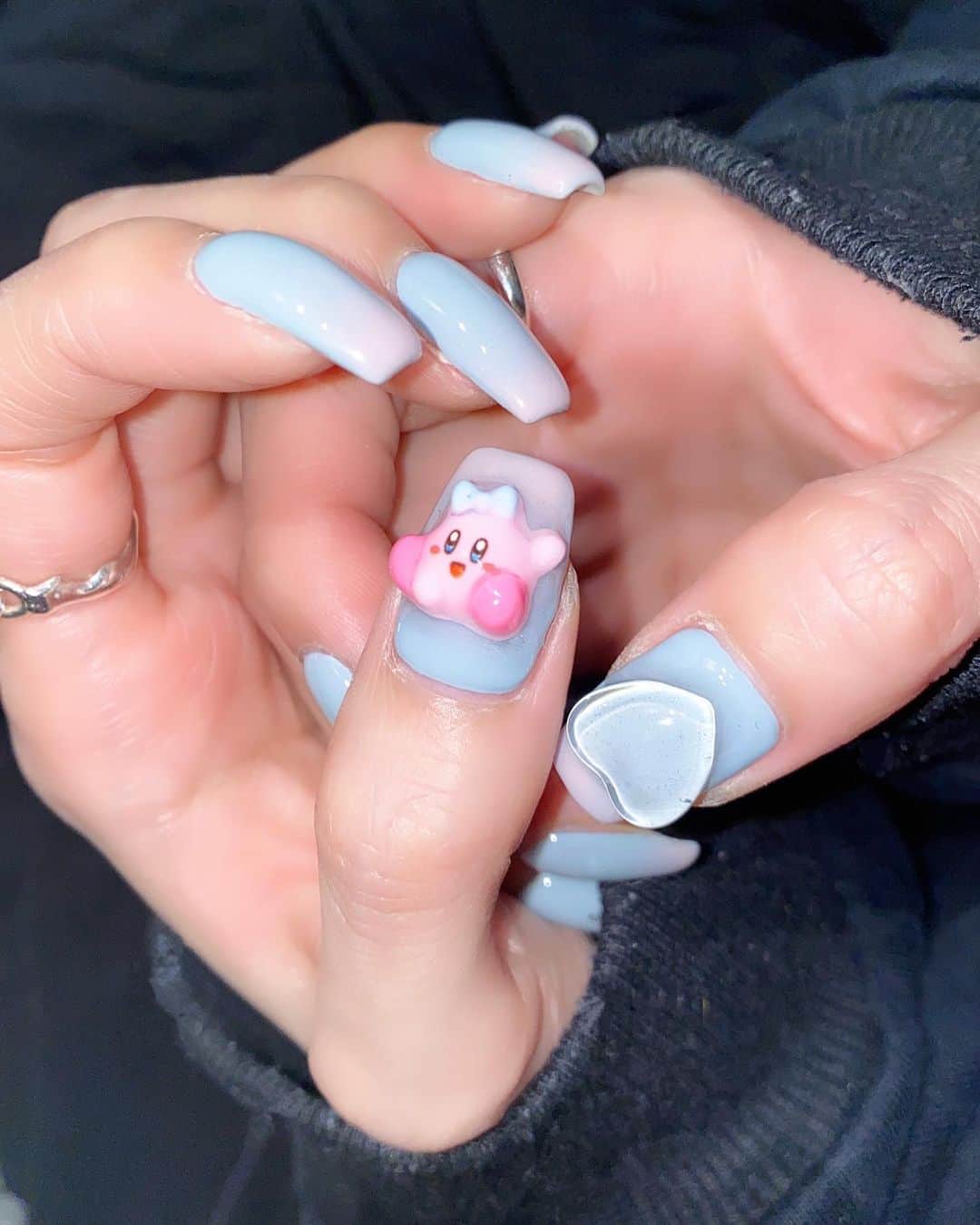永井亜子のインスタグラム：「今回の💅 まんまとカービィ乗せてしまったぁ〜色も可愛すぎる🥹 @kota.lovlnail  とっても丁寧な施術👶 ありがとうございました🤍  #lovl #lovlnail」