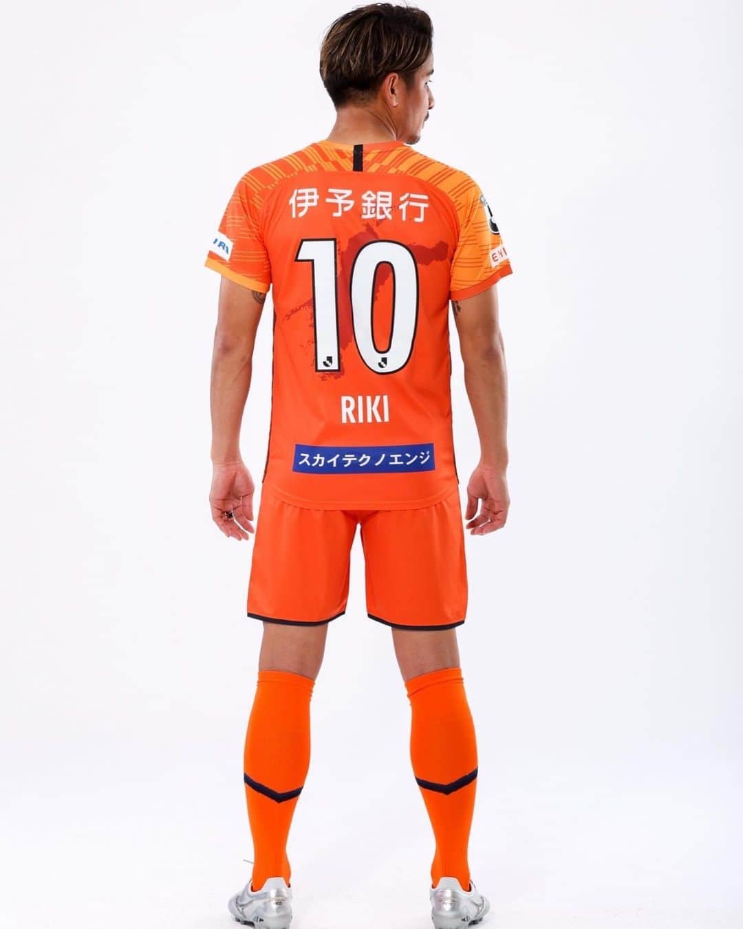 松田力のインスタグラム：「No.10  #ehimefc  #愛媛fc  #松田力  #🇮🇩🇯🇵」