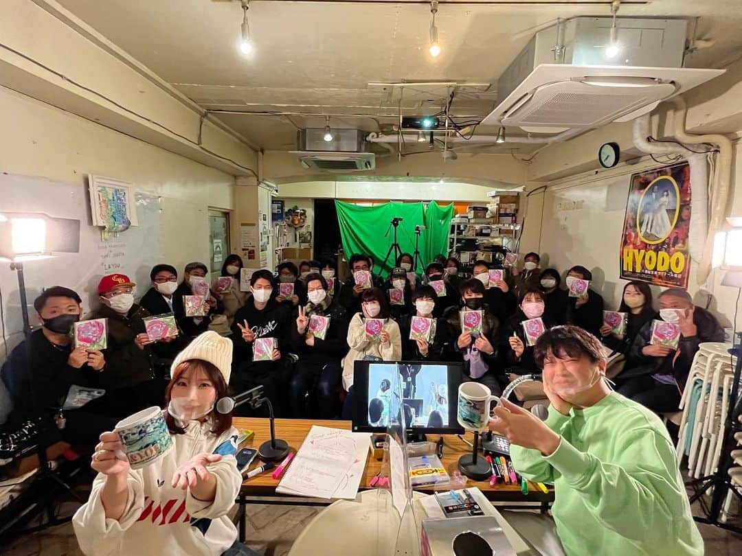 SILENT SIRENのインスタグラム：「あいにゃん×杉田陽平 トークイベント 「I&YOU」ご来場いただきありがとうございました😊✨！ 今回のイラストは全てコラボ制作でした☺️🎊 キャンバスもマグカップも是非大事に飾って（使って）いただけたら嬉しいです😌🔥🔥」