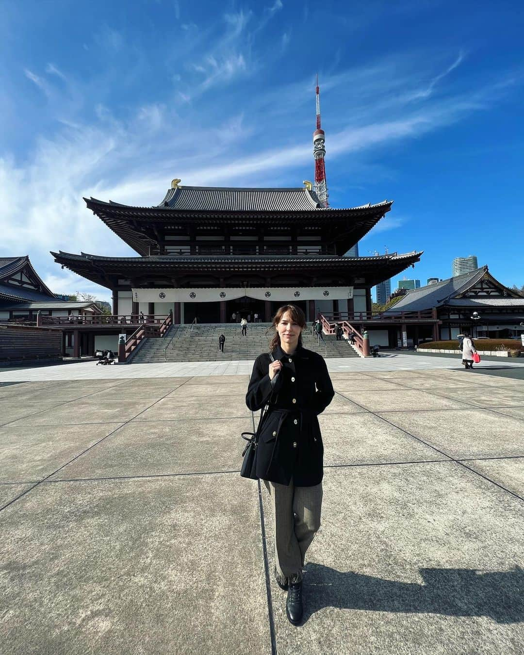 ステファニー・ヨーステンのインスタグラム：「Beautiful day in Tokyo 🗼🇯🇵」