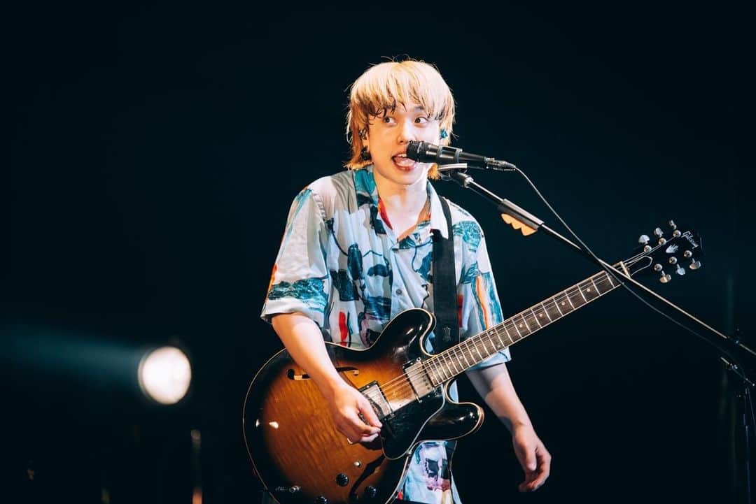 石原慎也のインスタグラム：「ワンマンツアー"in your life"2日目 島根公演2日目  改めて地元が大好きだなぁと思った日。 松江に帰るとみんなが喜んでくれるんだけど、俺だけじゃなくてメンバー3人の地元みたいなホームみたいなそんな島根を誇りに思います。いつもありがとう。  photo by 日吉"JP"純平 @junpeihiyoshi」